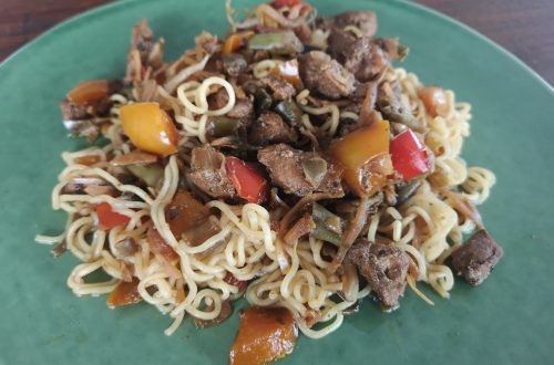 Kip ketjap met noodles de slowcooker