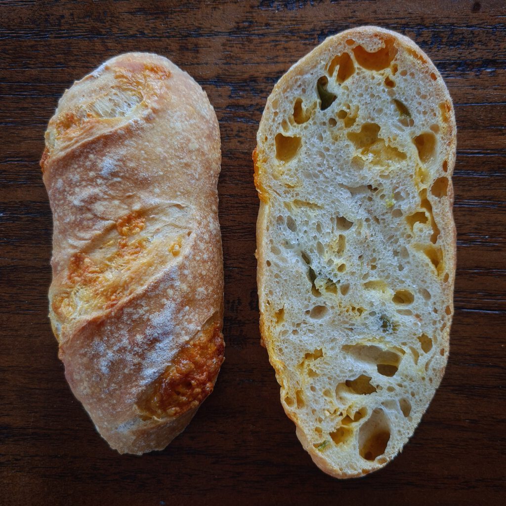 Jalapeño Cheddar Broodjes