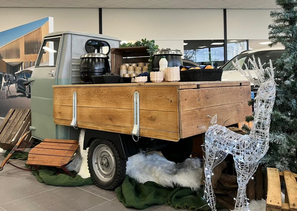 Empolini-titano-foodstand-soep-en-broodje-braadworst