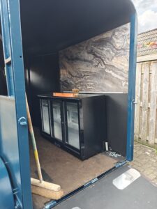 zelf-foodtruck-bouwen-verhuur-lege-foodtrucks