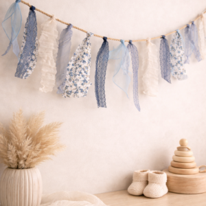 Blauwe geboorteslinger 10 meter huren in Overijssel – stijlvolle lintjesslinger voor geboorte, babyshower en kraamfeest – Chellafood